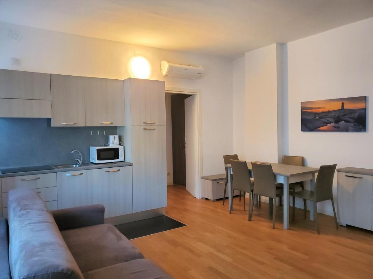 Zubed Apartments-via Carlo Farini *