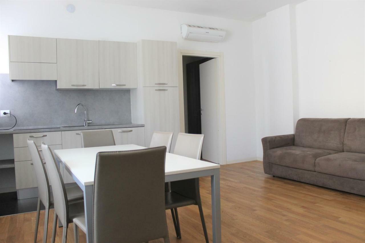 Zubed Apartments-via Carlo Farini *